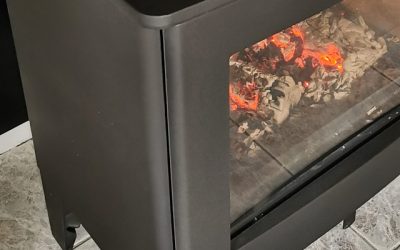 Chauffage au bois : point sur les avantages, aides et restrictions